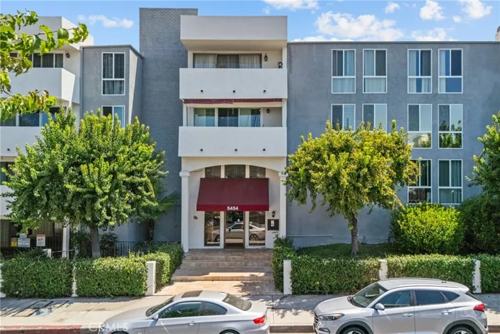 5454 Zelzah Avenue 309, Encino, California 91316