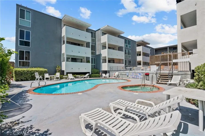 5454 Zelzah Avenue 309, Encino, California 91316