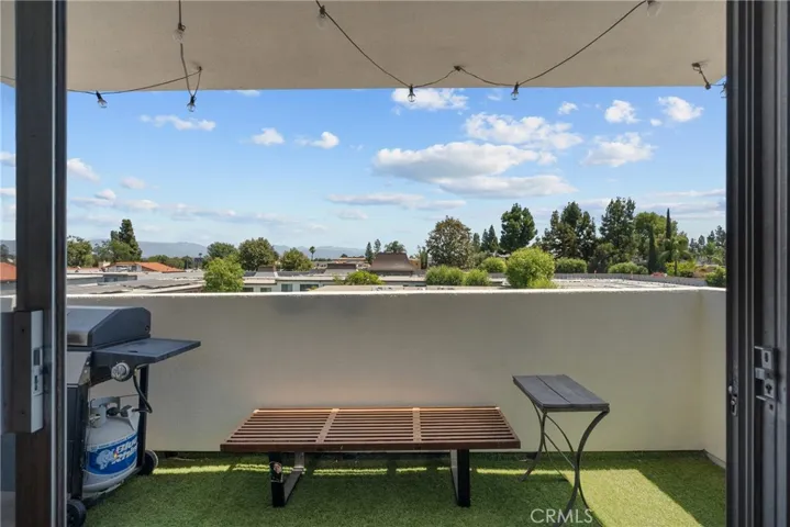 5454 Zelzah Avenue 309, Encino, California 91316