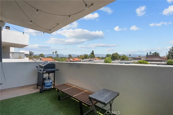 5454 Zelzah Avenue 309, Encino, California 91316