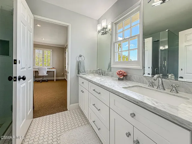 kShared Bath1