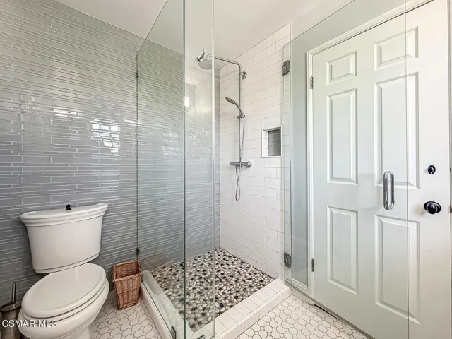 kShared Bath3