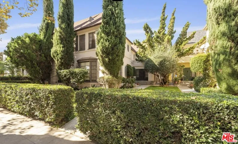 207 N Swall Drive, Beverly Hills, California 90211