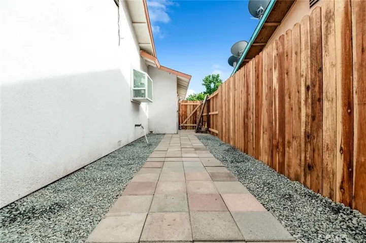 1818 W Buena Vista, Visalia, California 93291
