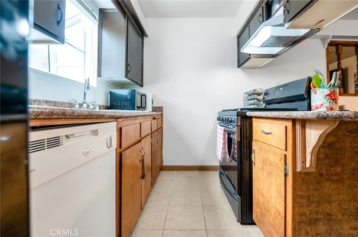 1818 W Buena Vista, Visalia, California 93291