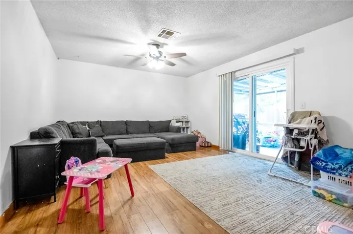1818 W Buena Vista, Visalia, California 93291