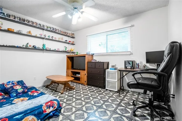 1818 W Buena Vista, Visalia, California 93291