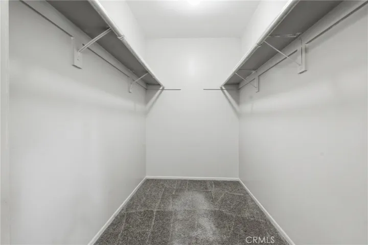 Masterbedroom #1 Walk In Closet