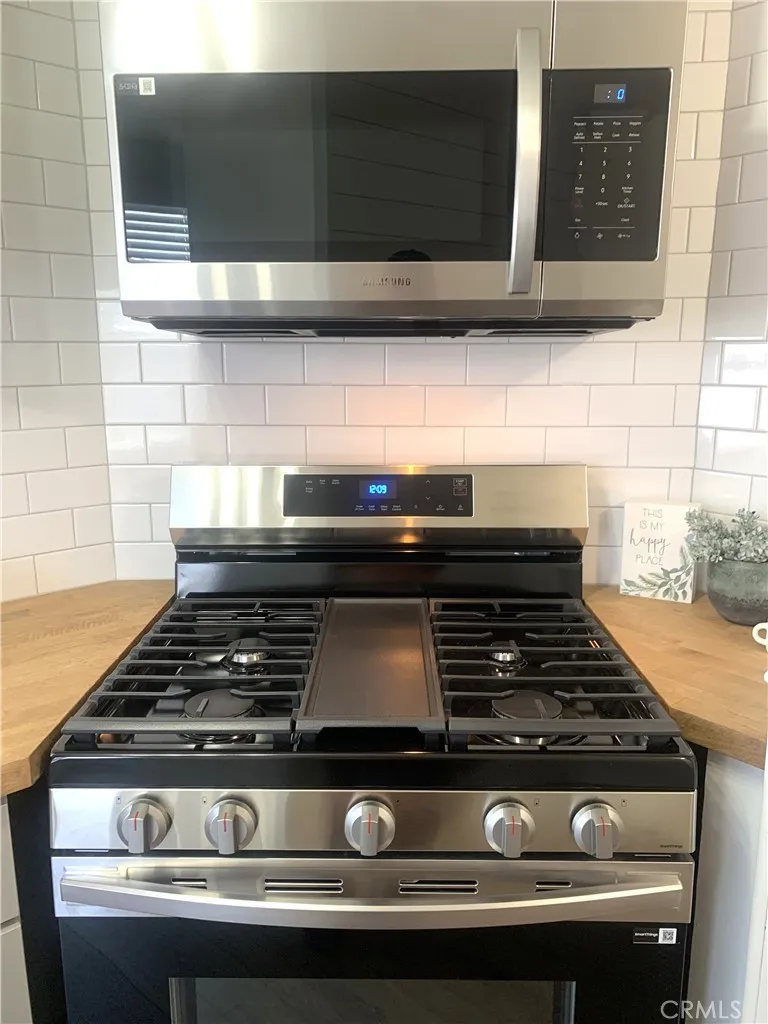 New stove and Microwave