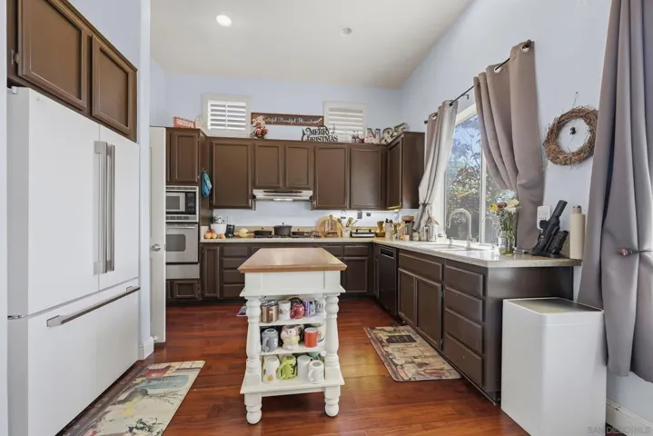 11858 Mendiola Point, San Diego, California 92129