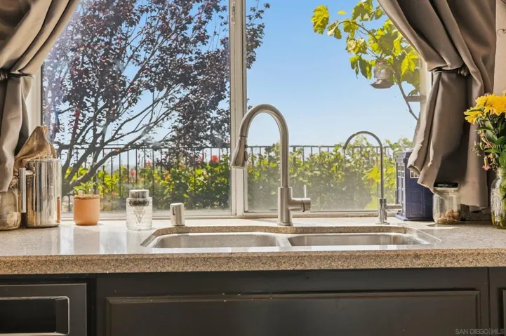 11858 Mendiola Point, San Diego, California 92129
