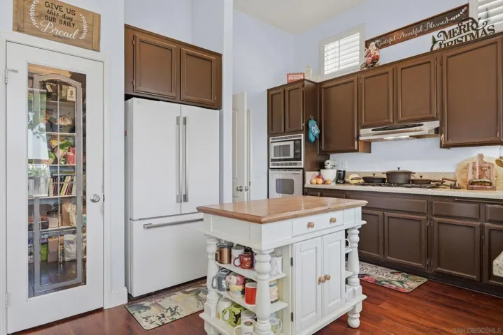 11858 Mendiola Point, San Diego, California 92129