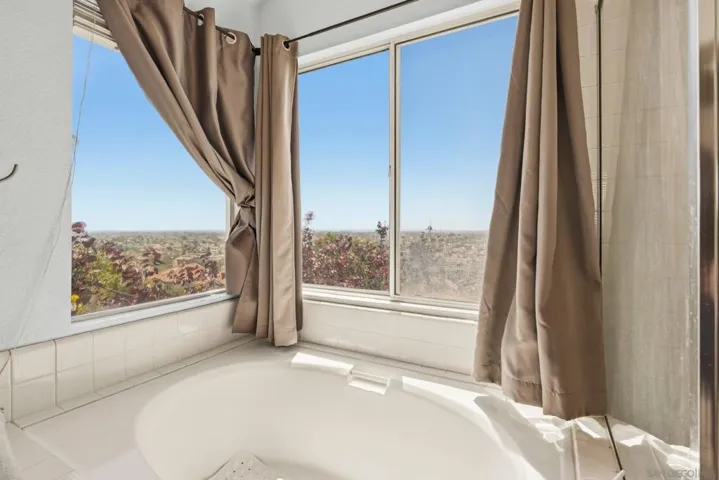11858 Mendiola Point, San Diego, California 92129