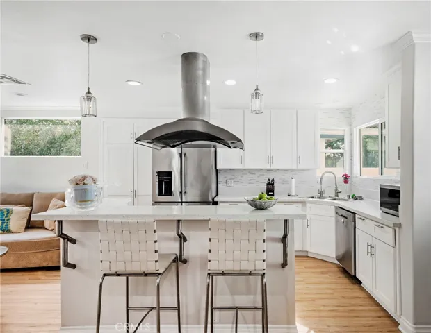5231 Glasgow Way, Westchester, California 90045