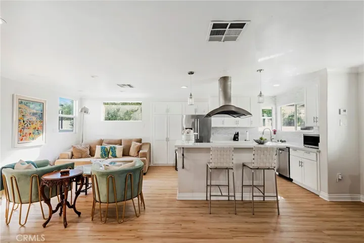 5231 Glasgow Way, Westchester, California 90045