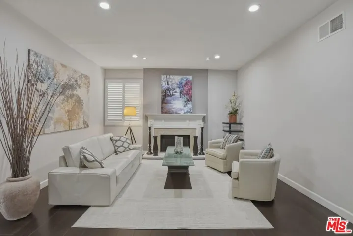 29061 Saddlebrook Drive, Agoura Hills, California 91301
