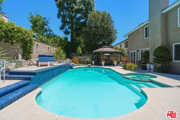 29061 Saddlebrook Drive, Agoura Hills, California 91301