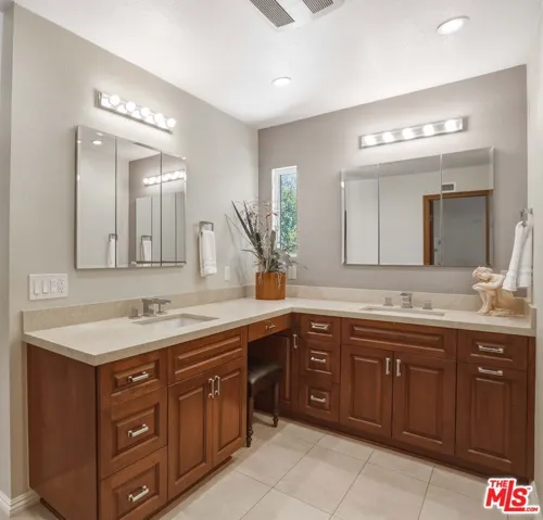 29061 Saddlebrook Drive, Agoura Hills, California 91301