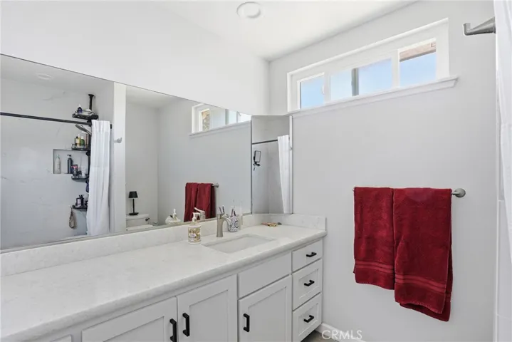 Master Suite Bathroom, Upper Level