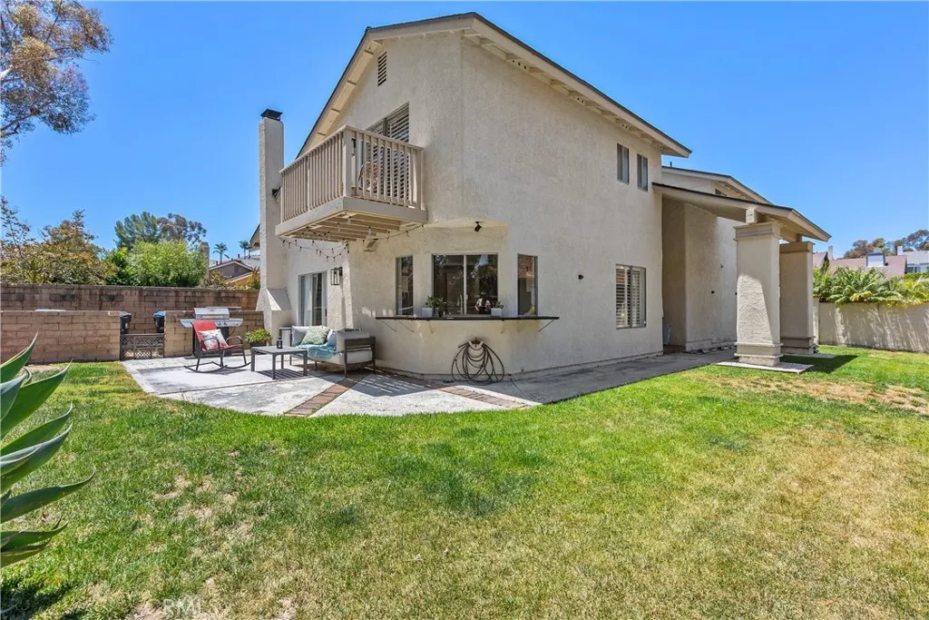 large wrap around yard