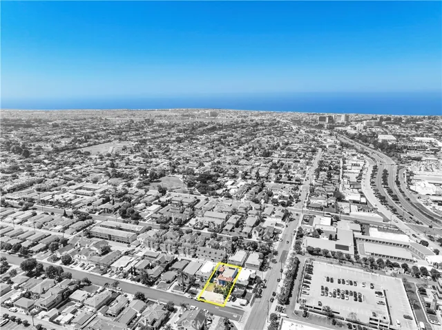 203 Ogle Street, Costa Mesa, California 92627