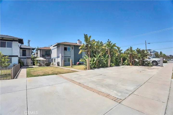 203 Ogle Street, Costa Mesa, California 92627