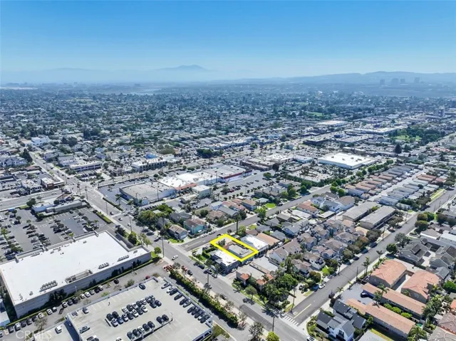 203 Ogle Street, Costa Mesa, California 92627