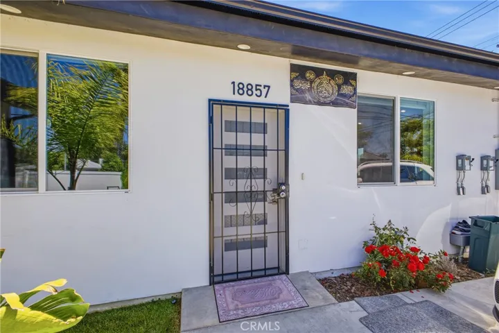 18853 Saticoy, Reseda, California 91335
