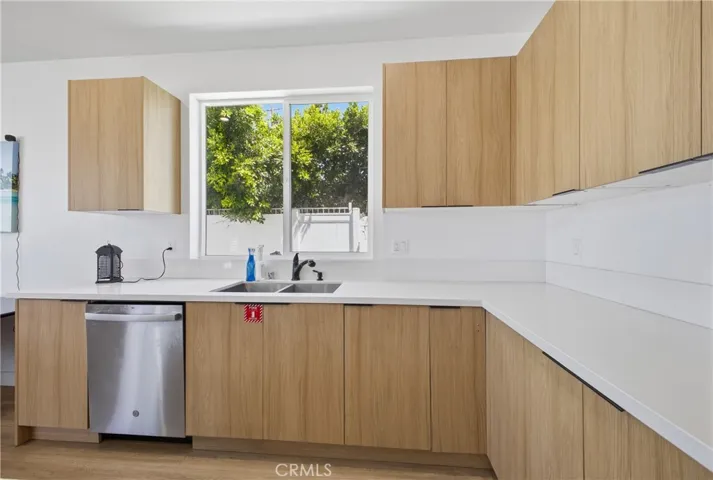 18853 Saticoy, Reseda, California 91335