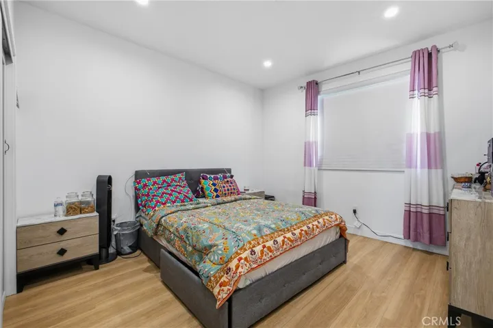 18853 Saticoy, Reseda, California 91335
