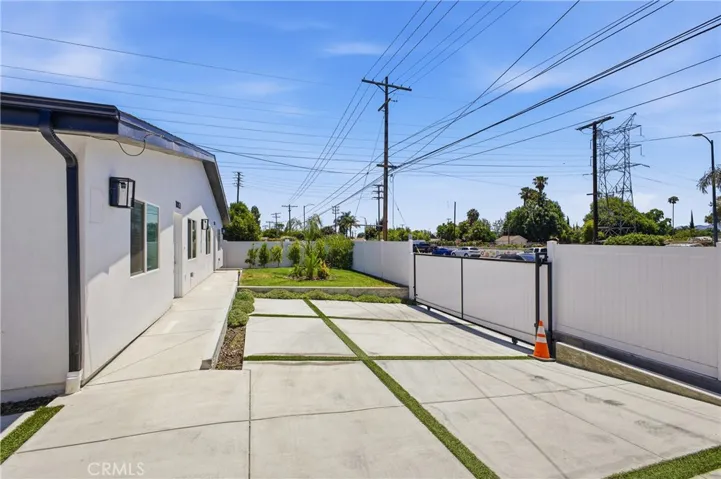 18853 Saticoy, Reseda, California 91335