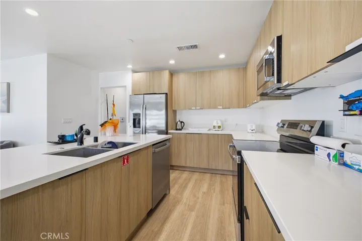 18853 Saticoy, Reseda, California 91335