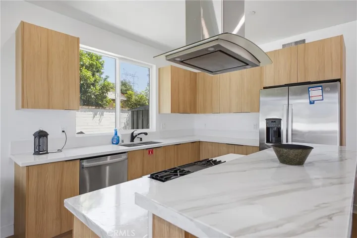18853 Saticoy, Reseda, California 91335