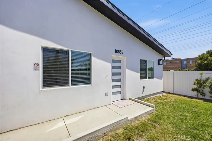 18853 Saticoy, Reseda, California 91335