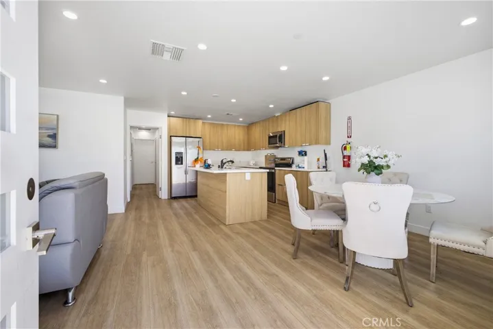 18853 Saticoy, Reseda, California 91335