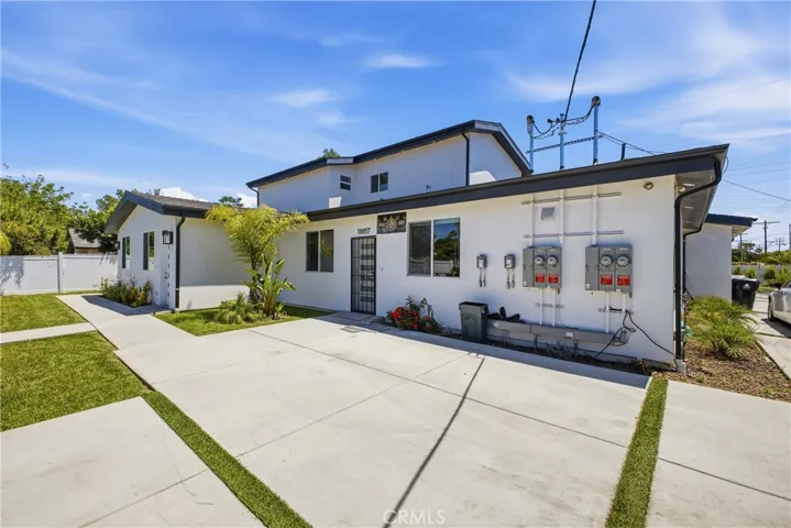 18853 Saticoy, Reseda, California 91335