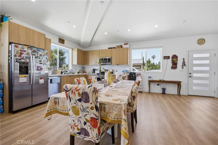18853 Saticoy, Reseda, California 91335