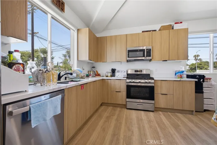 18853 Saticoy, Reseda, California 91335