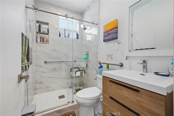 18853 Saticoy, Reseda, California 91335