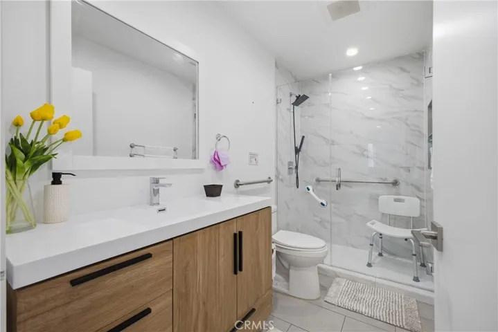 18853 Saticoy, Reseda, California 91335