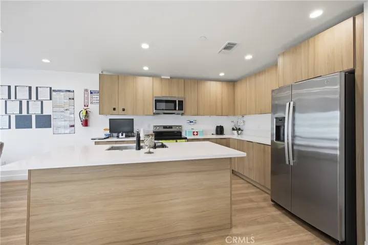18853 Saticoy, Reseda, California 91335