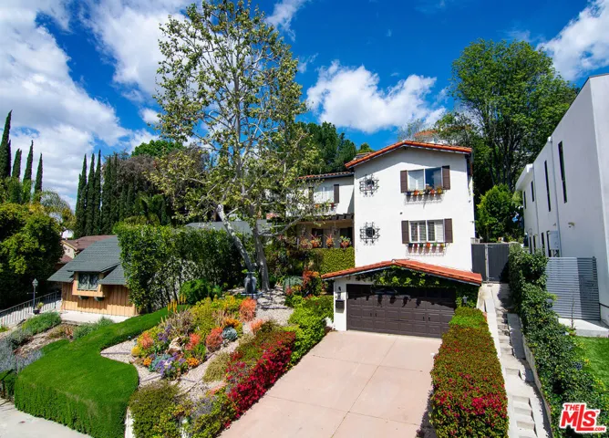 5176 Don Pio Drive, Woodland Hills, California 91364