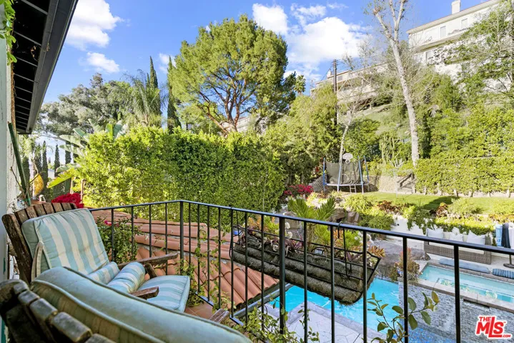 5176 Don Pio Drive, Woodland Hills, California 91364