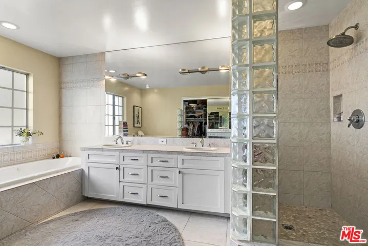 5176 Don Pio Drive, Woodland Hills, California 91364