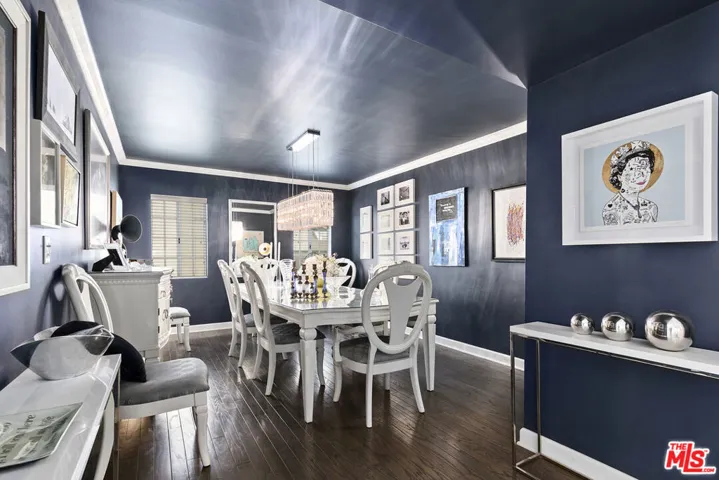5176 Don Pio Drive, Woodland Hills, California 91364