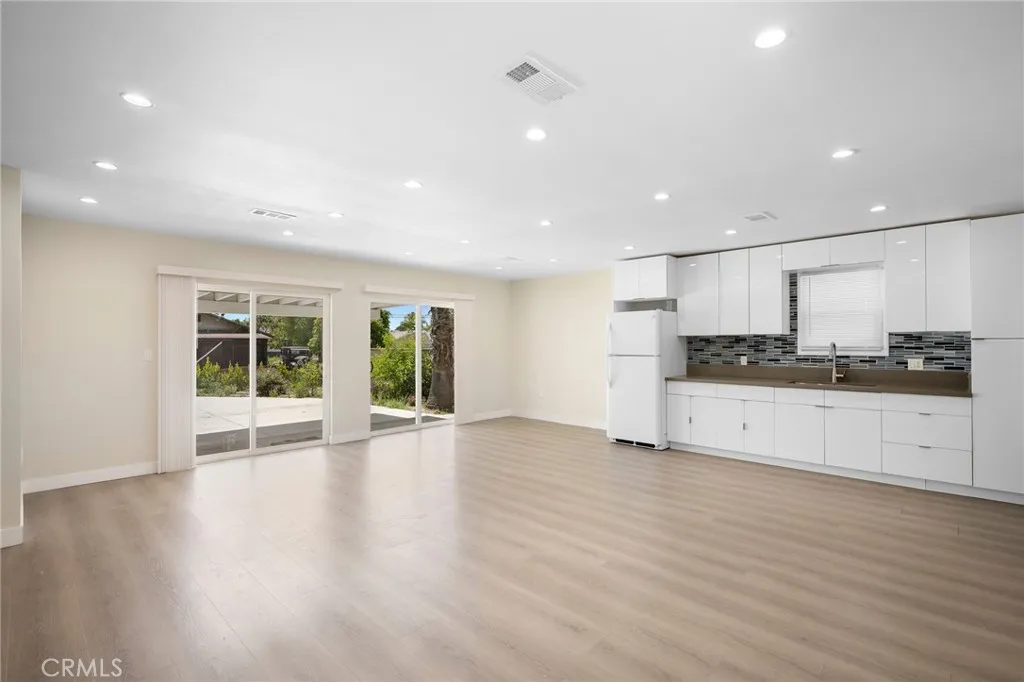 8435 Rincon Avenue, Sun Valley, California 91352 — photo 4