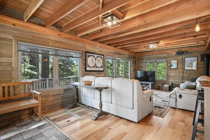 20625 Us Highway 50, South Lake Tahoe, California 96150