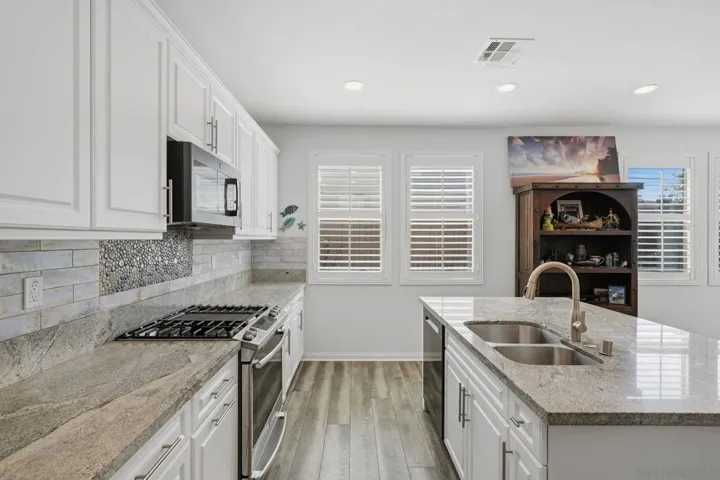 1027 Swaying Palms Way W, San Diego, California 92154
