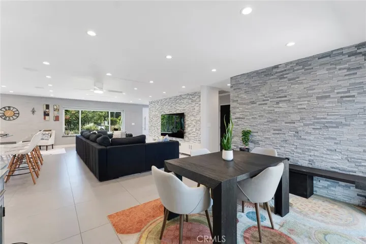23051 Burbank Boulevard, Woodland Hills, California 91367
