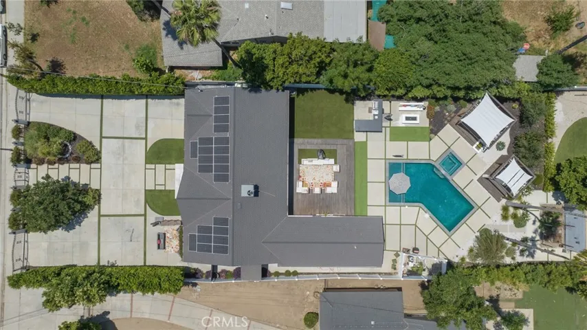 23051 Burbank Boulevard, Woodland Hills, California 91367